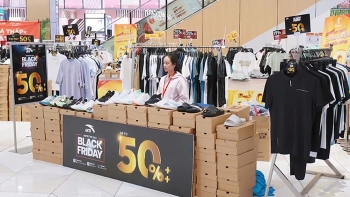 Trước ngày Black Friday, giảm giá lớn nhưng lượng khách mua sắm vẫn chưa nhiều