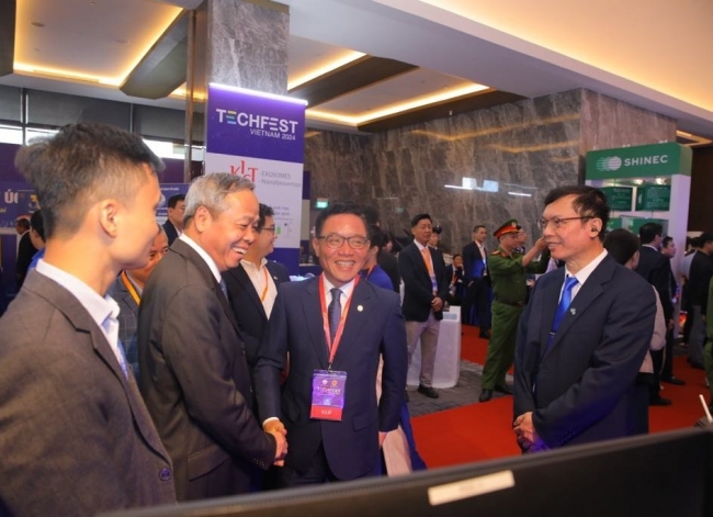 Hệ sinh thái AI mở của CMC – Điểm sáng Techfest Vietnam 2024