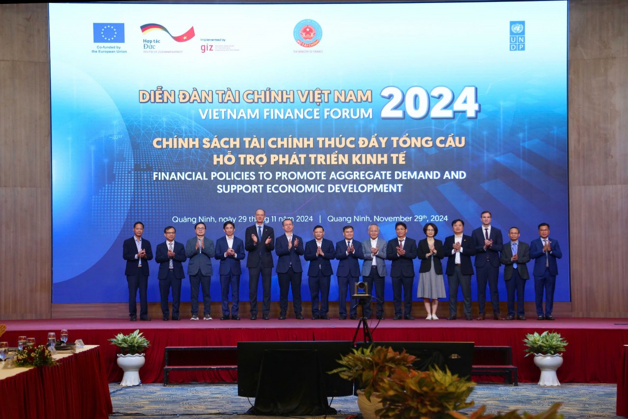 Khai mạc Diễn đàn Tài chính Việt Nam 2024 Khai mạc Diễn đàn Tài chính Việt Nam 2024