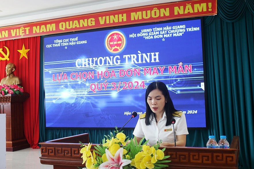 Cục Thuế tỉnh Hậu Giang trao 14 giải “hóa đơn may mắn” quý III/2024