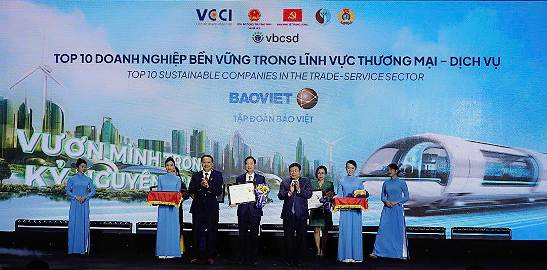 Bảo Việt 60 năm - liên tiếp được vinh danh trong Top 10 “Doanh nghiệp bền vững nhất Việt Nam”