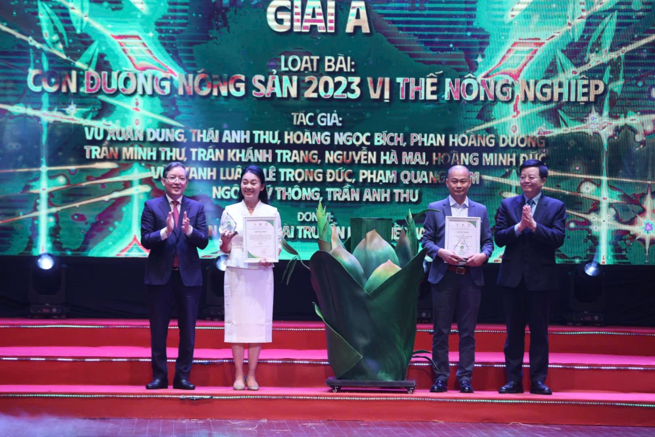 Lễ trao Giải báo chí toàn quốc về nông nghiệp, nông dân, nông thôn Việt Nam lần thứ II năm 2024
