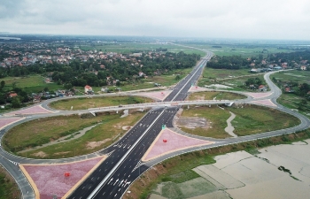 Liên kết thúc đẩy chuỗi cung ứng sản xuất thông minh tại các khu công nghiệp trục cao tốc phía Đông