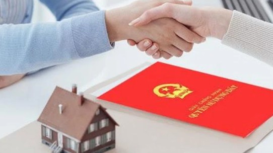 nhung quy dinh ve thue phi khi chuyen nhuong quyen su dung dat trong nam 2025