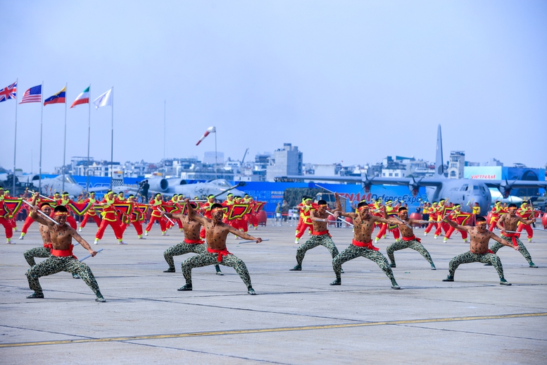 Những hình ảnh ấn tượng tại Triển lãm Quốc phòng Quốc tế Việt Nam 2024- Ảnh 5. Những hình ảnh ấn tượng tại Triển lãm Quốc phòng Quốc tế Việt Nam 2024- Ảnh 5.