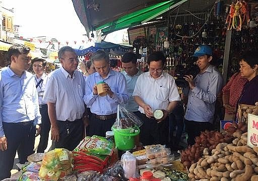 Triển khai bảo đảm an toàn thực phẩm Tết Nguyên đán Ất Tỵ và mùa Lễ hội Xuân 2025