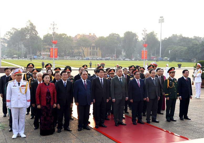 Lãnh đạo Đảng và Nhà nước viếng Chủ tịch Hồ Chí Minh nhân kỷ niệm 80 năm QĐND Việt Nam- Ảnh 2.