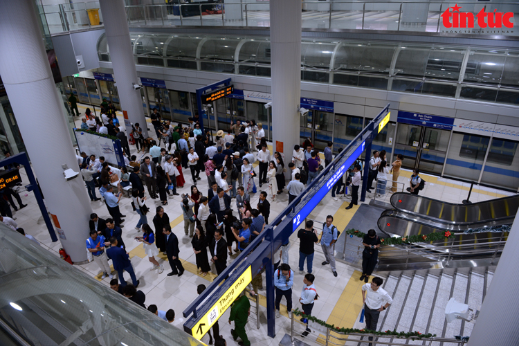 TP. Hồ Chí Minh: Chính thức vận hành thương mại tuyến metro Bến Thành