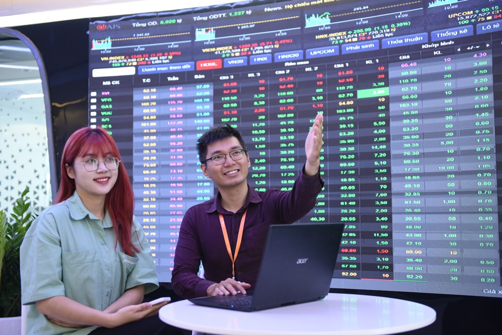 Thị trường chứng khoán Việt Nam: Nhận diện cơ hội 2025 từ yếu tố nội tại Thị trường chứng khoán Việt Nam: Nhận diện cơ hội 2025 từ yếu tố nội tại