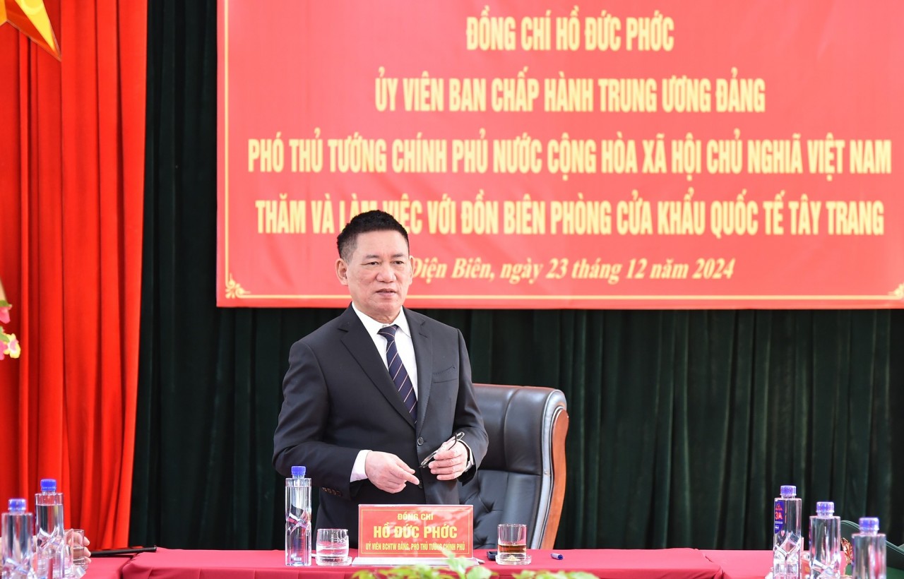 Phó Thủ tướng Hồ Đức Phớc thăm và làm việc với Đồn Biên phòng Cửa khẩu quốc tế Tây Trang