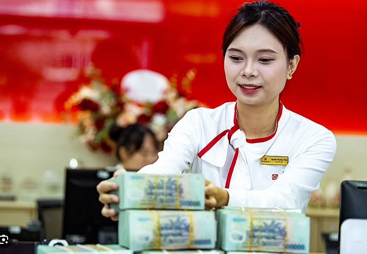 Lãi suất tiết kiệm ngày 26/12: Ngân hàng nào vượt mốc 7%?