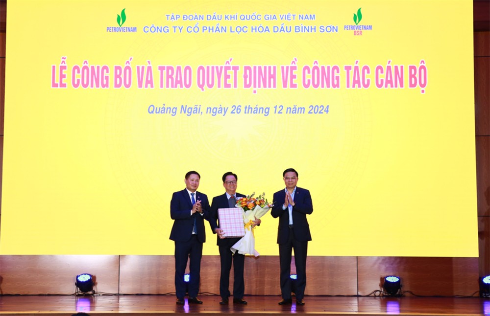 Công bố quyết định chuẩn y và bổ nhiệm cán bộ của Công ty cổ phần Lọc hóa dầu Bình Sơn
