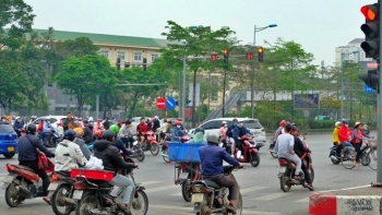 Đi xe đạp vượt đèn đỏ sẽ bị phạt đến 250.000 đồng