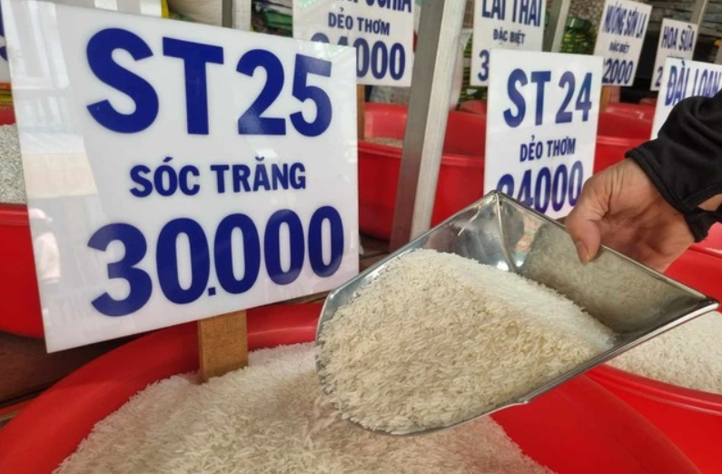 Ngày 10/1: Giá gạo tại Đồng bằng sông Cửu Long tăng, lúa tiếp đà giảm