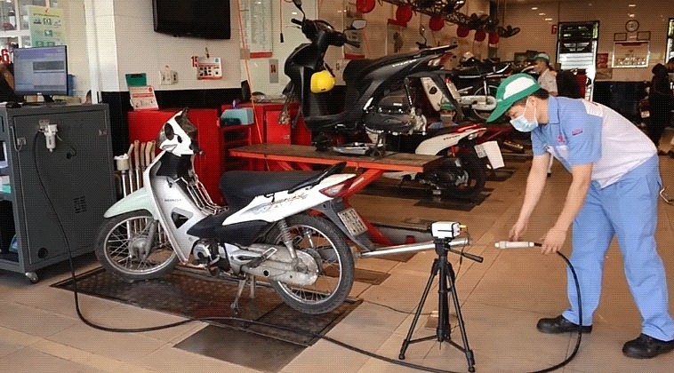 Kiểm định khí thải xe máy không đúng bị phạt đến 20 triệu đồng