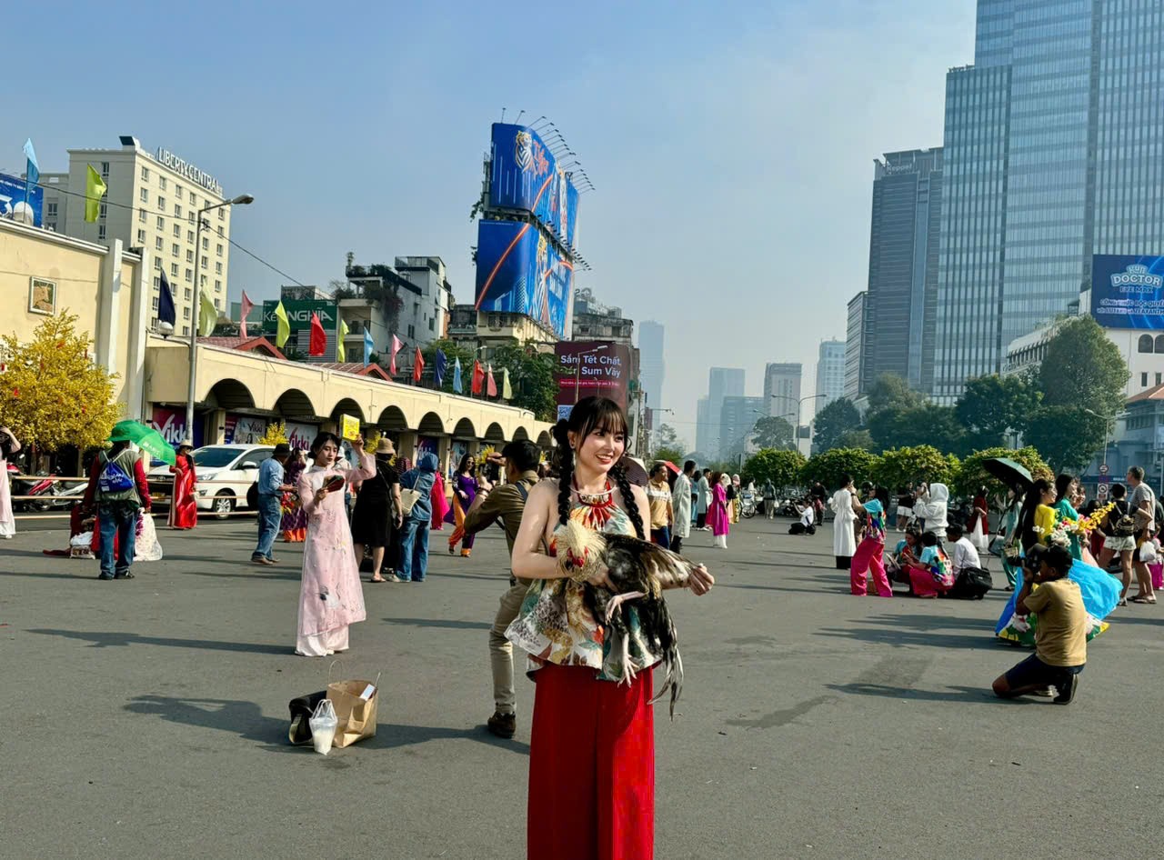 TP. Hồ Chí Minh: Người dân nô nức “lên đồ” chụp ảnh tết TP. Hồ Chí Minh: Người dân nô nức “lên đồ” chụp ảnh tết