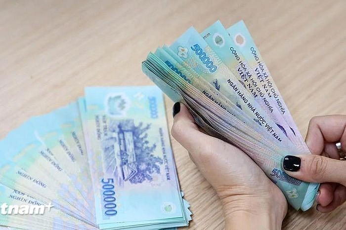 Tiền lương năm 2024: Tăng bình quân 4%, mức lương cao nhất 863 triệu đồng/tháng