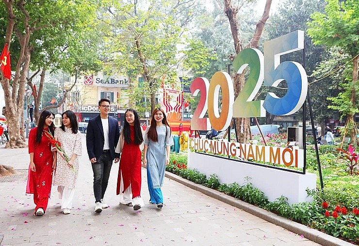 Hà Nội: Doanh thu từ du lịch ước đạt 3.530 tỷ đồng trong dịp Tết Hà Nội: Doanh thu từ du lịch ước đạt 3.530 tỷ đồng trong dịp Tết