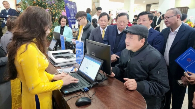 Hà Nội: Khai trương đại lý dịch vụ công trực tuyến đầu tiên tại trung tâm quận Hoàn Kiếm