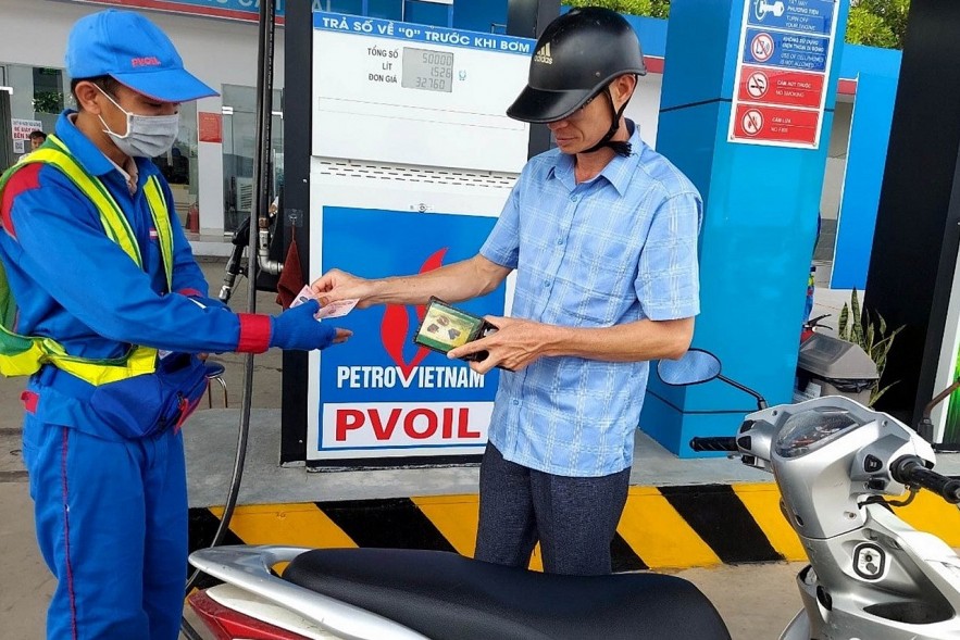 Ngày 7/2: Giá xăng E5 và RON95 điều chỉnh ngược nhau, dầu giảm Ngày 7/2: Giá xăng E5 và RON95 điều chỉnh ngược nhau, dầu giảm