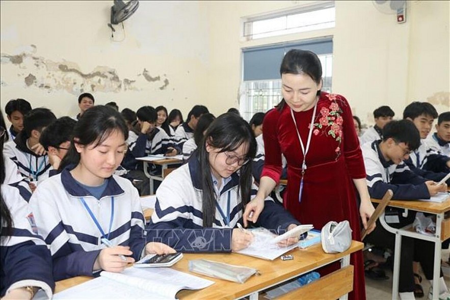 Từ 14/2: Hoạt động dạy thêm trong nhà trường không được thu tiền