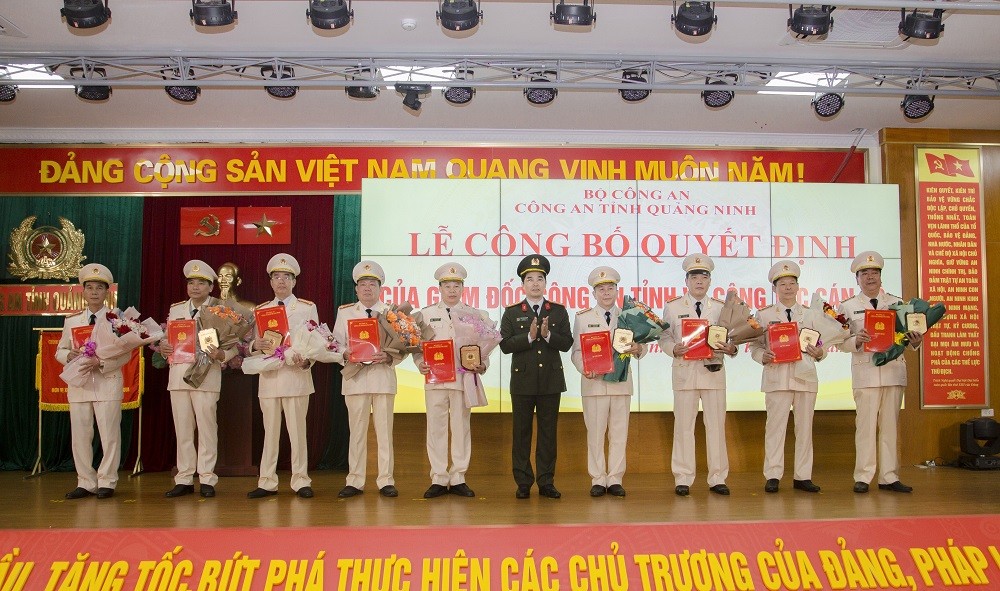 Nhiều lãnh đạo cấp phòng Công an tỉnh Quảng Ninh xin nghỉ hưu trước hạn tuổi