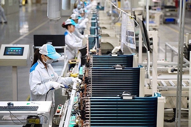 Doanh nghiệp khu vực FDI năm 2023: Nộp ngân sách giảm, xuất siêu tăng