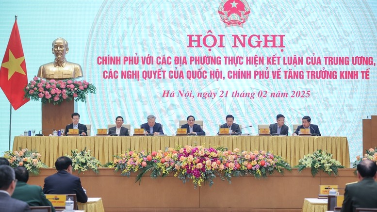 Thủ tướng: Không còn cách nào khác, chúng ta phải tăng trưởng cao, bền vững liên tục từ nay tới 2045