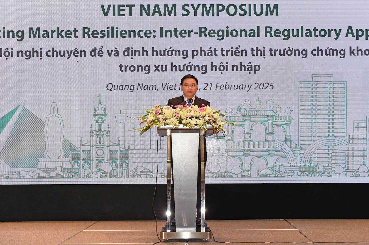 Phát triển thị trường chứng khoán ổn định, an toàn, lành mạnh, hiệu quả, bền vững, hội nhập