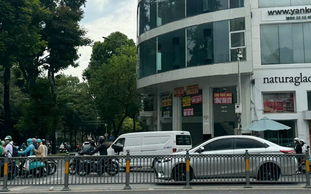 TP. Hồ Chí Minh đề xuất miễn, giảm phí đường bộ để “giữ nhịp” vận tải hành khách