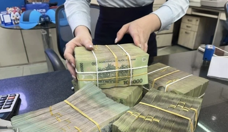 Banks begin reducing deposit interest rates in response to PM’s direction