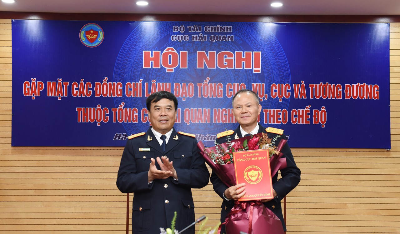Cục Hải quan gặp mặt các cán bộ nghỉ hưu theo chế độ sau sắp xếp bộ máy