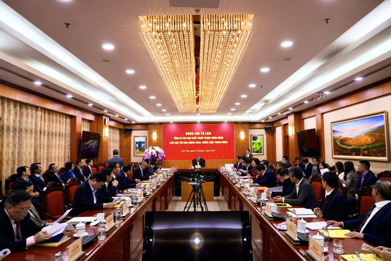 Tổng Bí thư Tô Lâm: Xóa bỏ các rào cản, trở lực với sự phát triển của doanh nghiệp