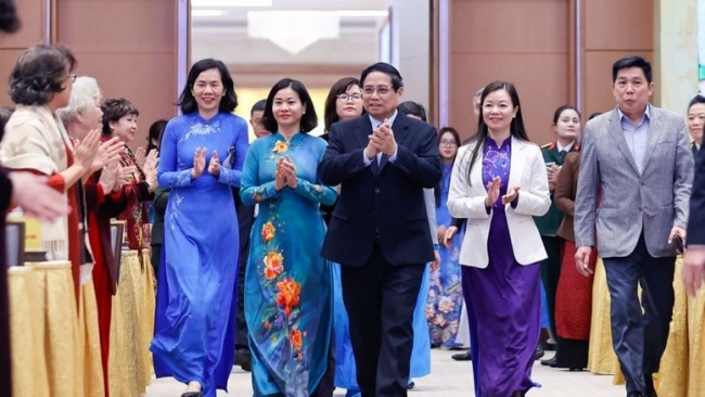 thu tuong uu tien nguon luc de phat trien doi ngu nhan luc nu chat luong cao
