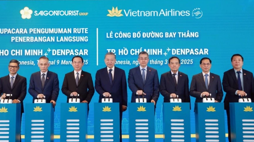 Party chief attends launch of Vietnam Airlines’ HCM City – Bali direct route