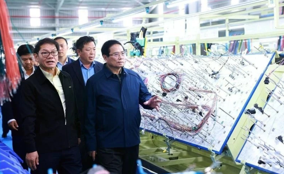 PM urges removal of 30% of unnecessary business conditions