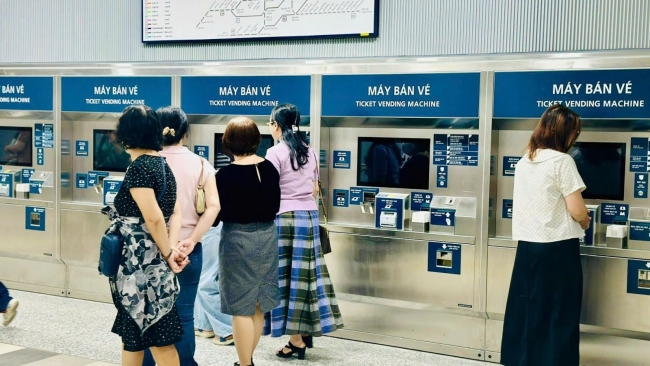 Đa dạng các hình thức thanh toán giúp người dân trải nghiệm metro