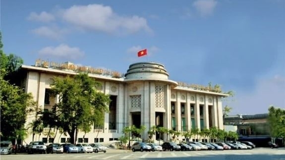 Central bank injects more than 5 trillion VND into market