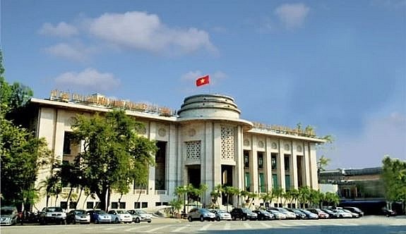 Central bank injects more than 5 trillion VND into market