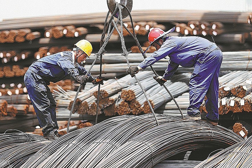 Ngày 15/2: Giá thép thế giới giảm, trong nước duy trì ổn định
