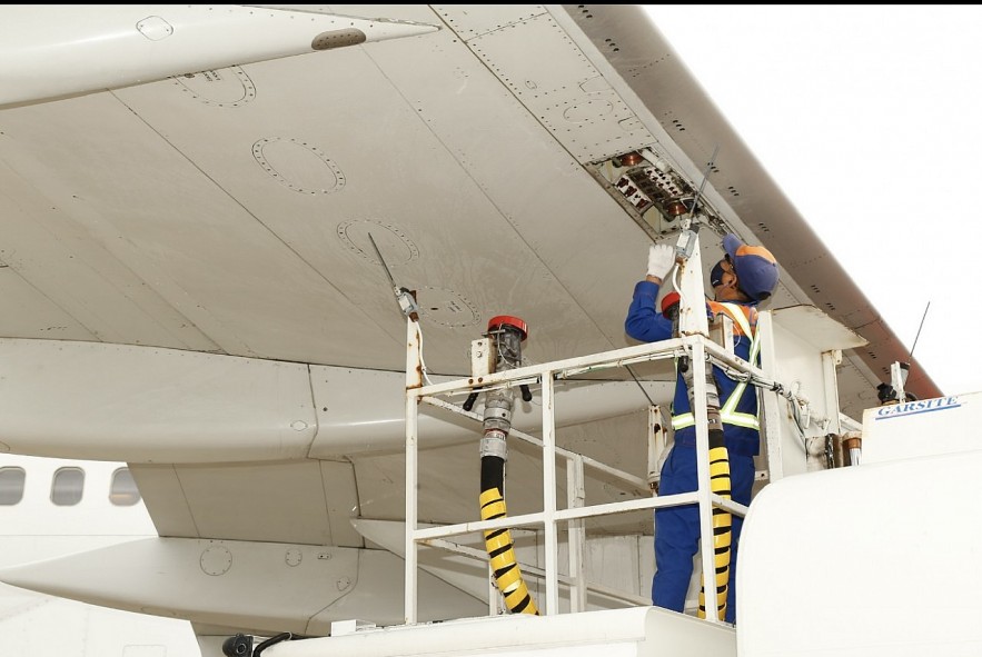 Petrolimex Aviation tái cung cấp nhiên liệu cho hãng hàng không Azur Air (Liên bang Nga) sau gần 3 năm gián đoạn