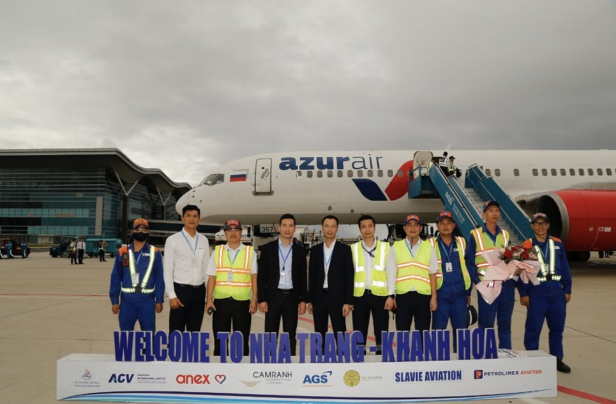 Petrolimex Aviation tái cung cấp nhiên liệu cho hãng hàng không Azur Air (Liên bang Nga) sau gần 3 năm gián đoạn