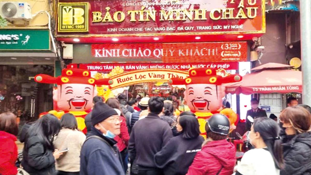 Cơn sốt giá vàng chưa hạ nhiệt song nhiều rủi ro