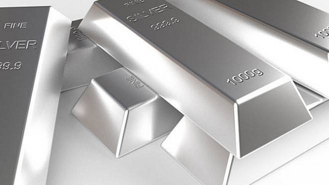 Ngày 23/3: Giá bạc giảm phiên thứ ba liên tiếp