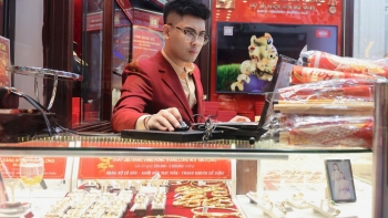 Giá vàng chiều 23/3: Vàng nhẫn mua vào cao hơn 1 triệu đồng/lượng so với vàng SJC