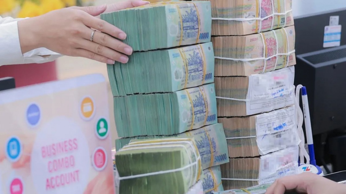 Thủ tướng Chính phủ yêu cầu thực hiện ngay việc thanh tra, kiểm tra các ngân hàng thương mại điều chỉnh tăng lãi suất huy động trong thời gian qua. (Ảnh minh họa) Thủ tướng Chính phủ yêu cầu thực hiện ngay việc thanh tra, kiểm tra các ngân hàng thương mại điều chỉnh tăng lãi suất huy động trong thời gian qua. (Ảnh minh họa)