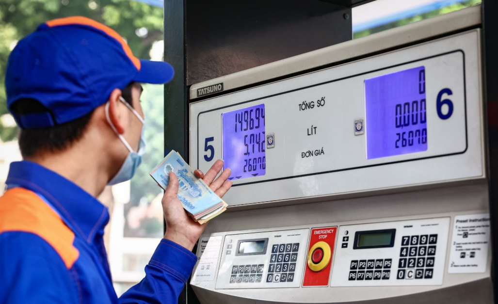 Ngày 28/3: Giá xăng dầu trong nước và thế giới đồng loạt tăng