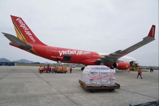 Thủ tướng Chính phủ tặng Bằng khen cho hãng hàng không Vietjet về thành tích tham gia cứu nạn, cứu hộ giúp nước bạn Myanmar