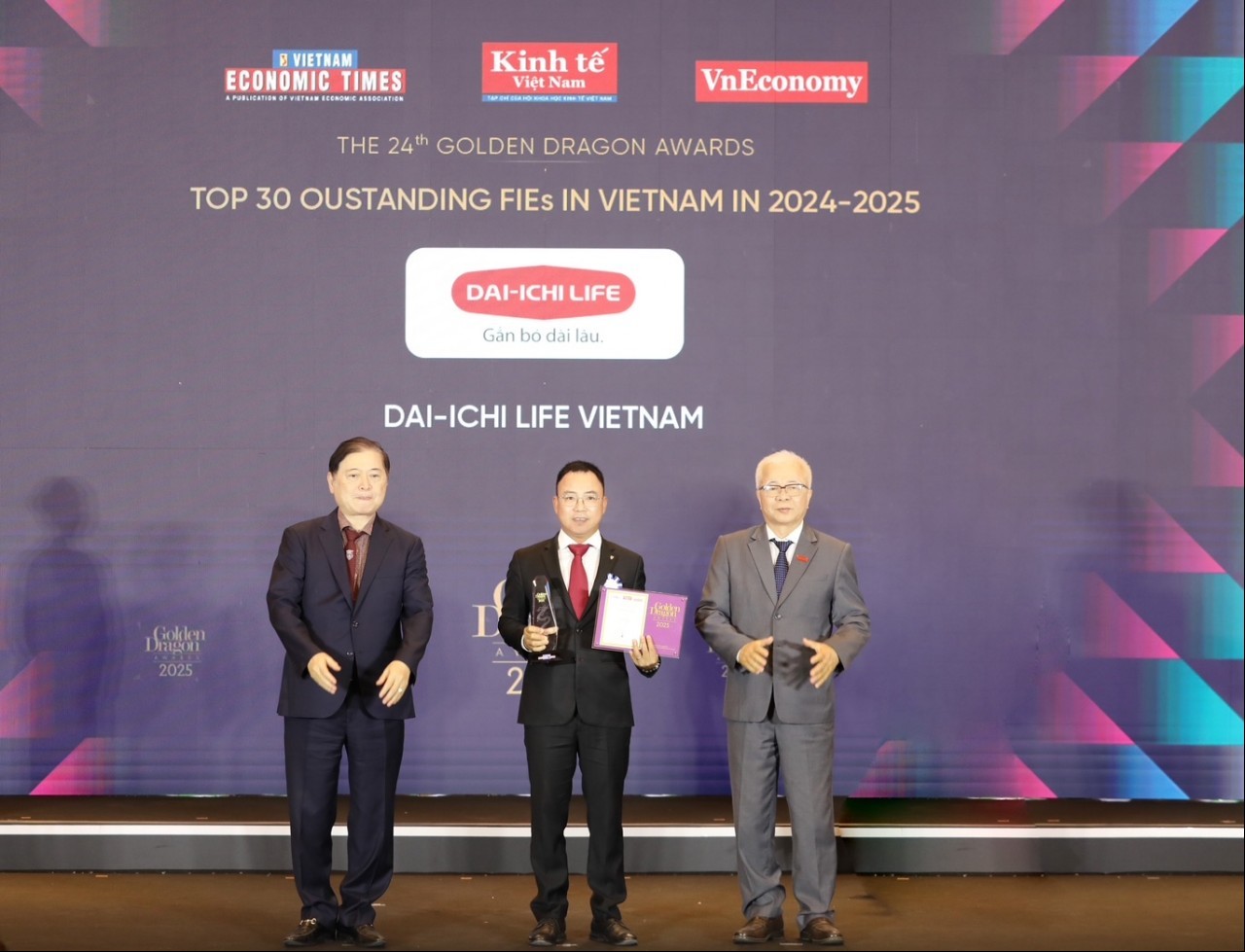 Dai-ichi Life Việt Nam vinh dự nhận “Giải thưởng Rồng Vàng 2025 – Doanh nghiệp Chuyển đổi số tiêu biểu”