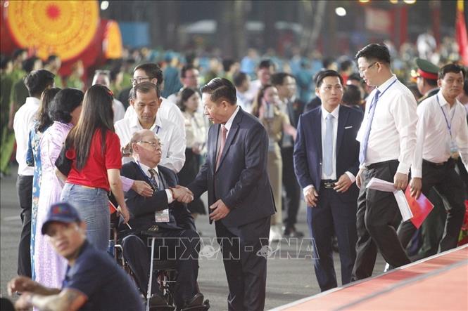 Lễ kỷ niệm, diễu binh, diễu hành 50 năm Ngày giải phóng miền Nam, thống nhất đất nước Chú thích ảnh